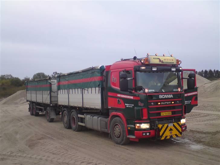 Lastbiler Kai Andersens eftf. - Min fars igen, i grusgraven ved Haarby og læsse til IBF i middelfart.
 billede 3