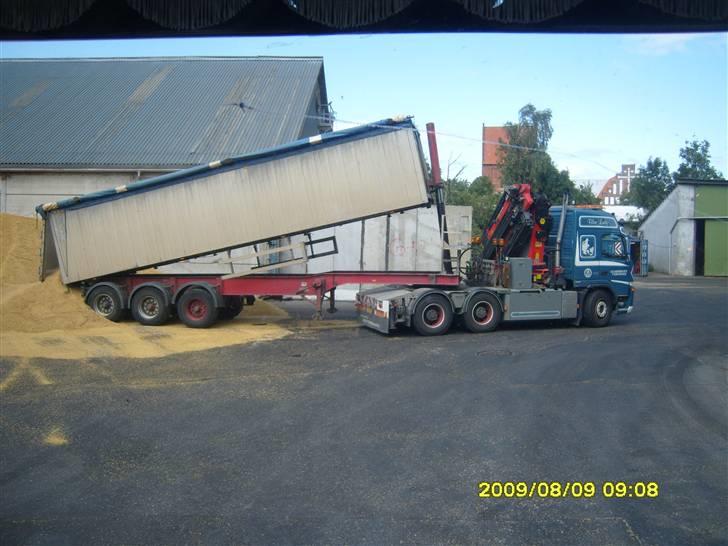 Lastbiler Kai Andersens eftf. - Buller læsser af i skamby. billede 73