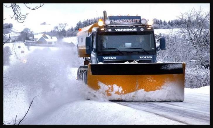 Lastbiler Kai Andersens eftf. - Lars-erik ude og ryde sne i sin gamle FM'er. billede 114