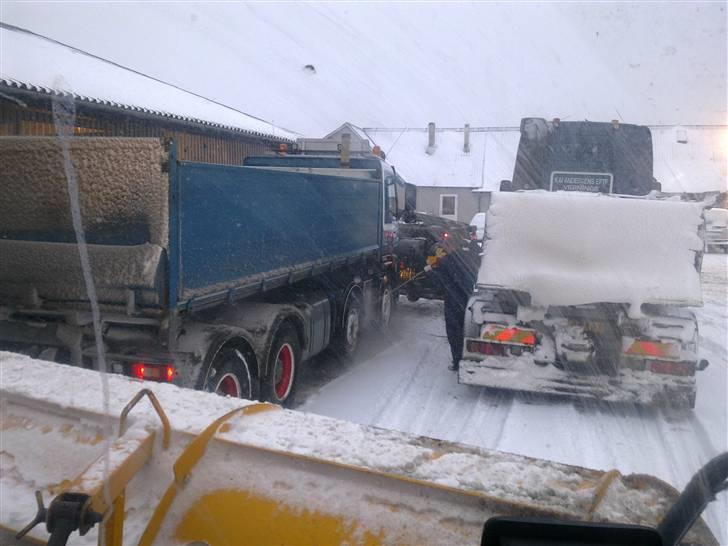 Lastbiler Kai Andersens eftf. - Så skal plovene vaskes på pladsen. billede 144