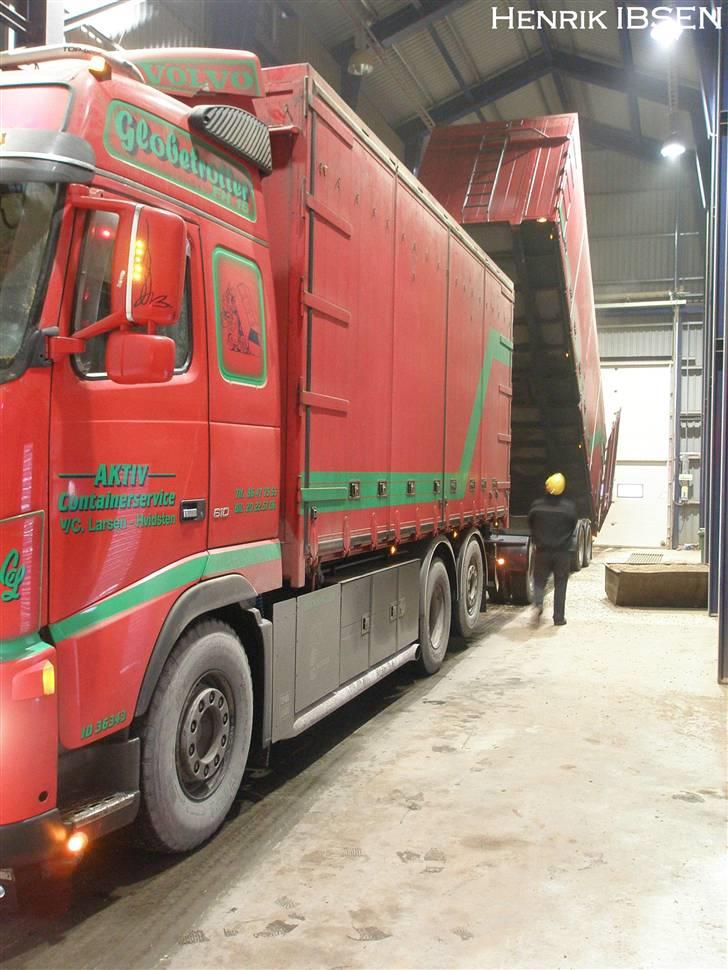 Aktiv Containerservice - Så bliver træpillerne vippet af. billede 182