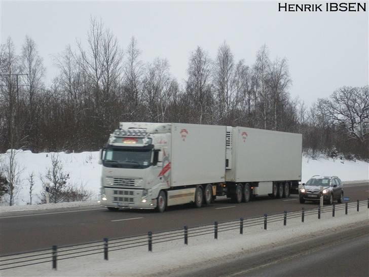 Aktiv Containerservice - Vejen imellem Norrköping og Göteborg. Rigtig fin Volvo billede 216