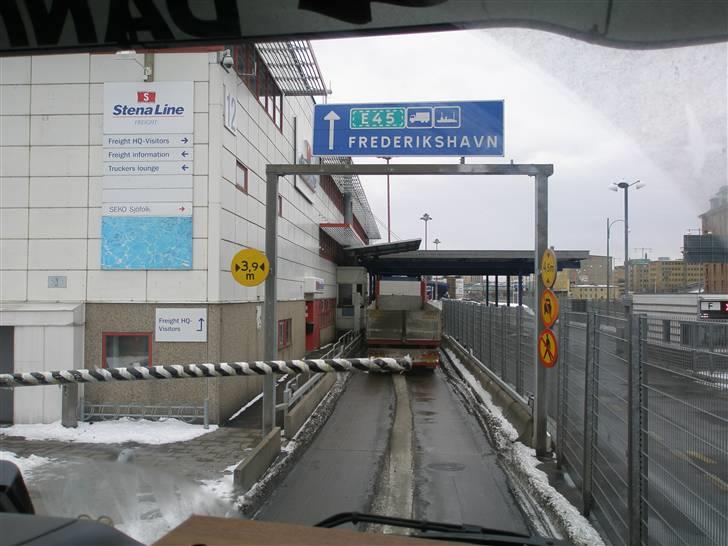 Aktiv Containerservice - Ankommet til færgen billede 237