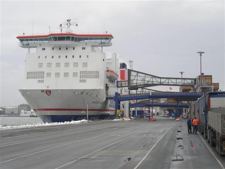 Aktiv Containerservice - Ankommet til færgen billede 238