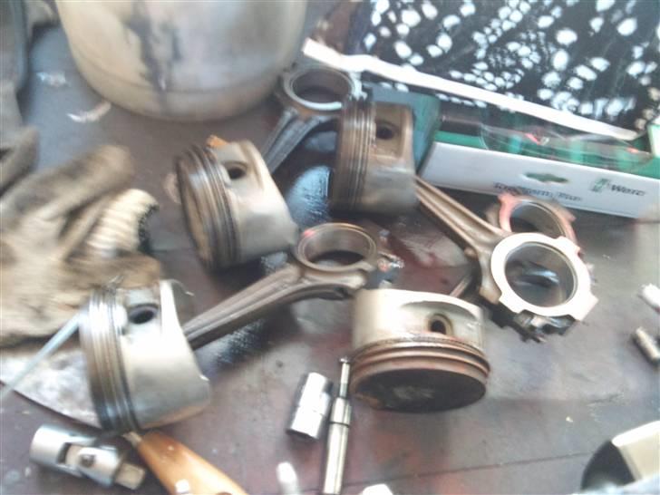 Opbygning af 2.0 dohc 16v turbo "motor" - De gamle stempler billede 1