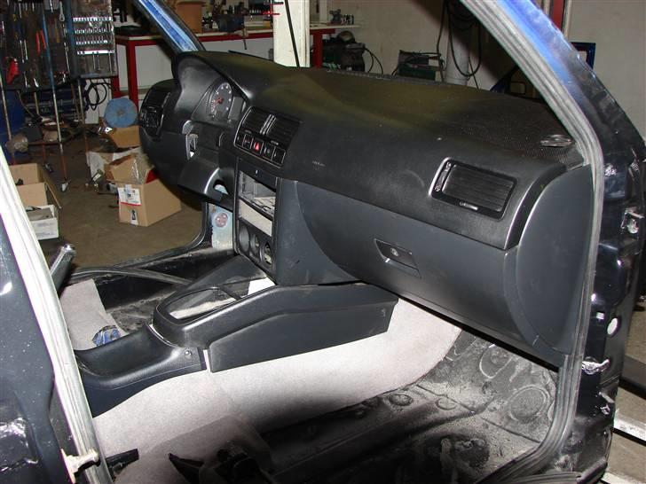 Golf 2 syncro projekt  - D.16-1-10 Så blev instrumentbordet tilpasset og færdig det har næsten taget en månede sammenlagt med det hele da alt skal laves om. billede 48