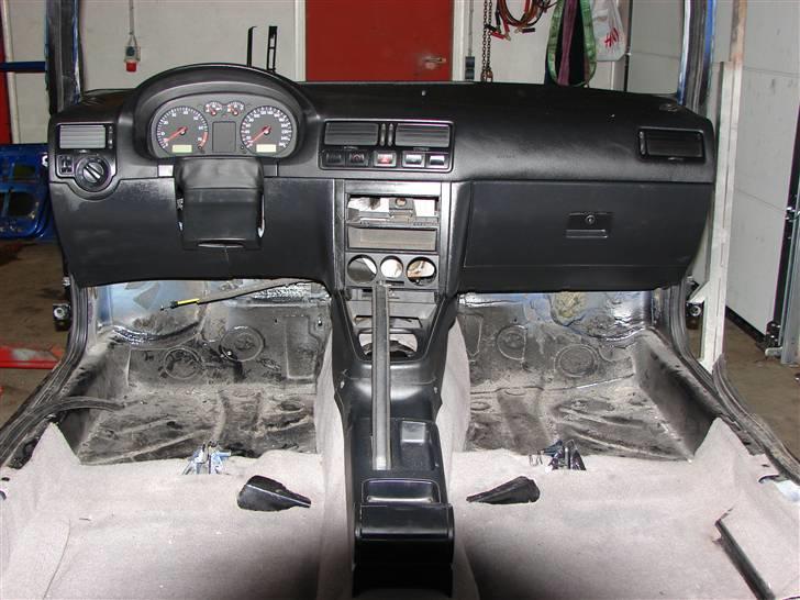 Golf 2 syncro projekt  - D.16-1-10
Så blev instrumentbordet tilpasset og færdig det har næsten taget en månede sammenlagt med det hele da alt skal laves om. billede 49