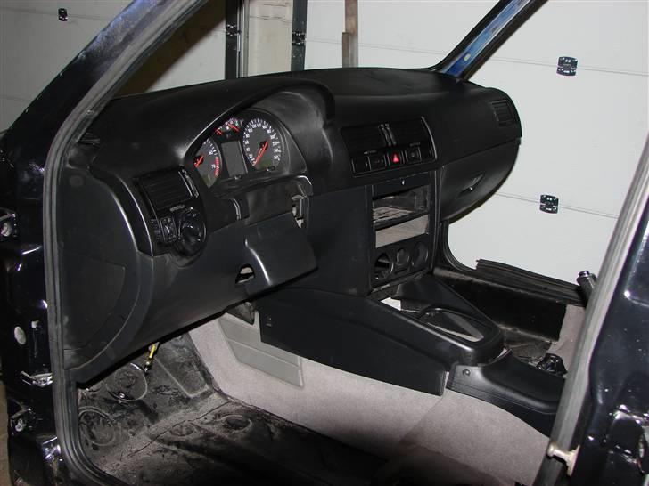 Golf 2 syncro projekt  - D.16-1-10 Så blev instrumentbordet tilpasset og færdig det har næsten taget en månede sammenlagt med det hele da alt skal laves om. billede 51