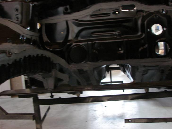 Golf 2 syncro projekt  - D.23-1-10 Bilen er blevet slebet og kittet i alle samlinger så den er klar til at blive malet billede 53