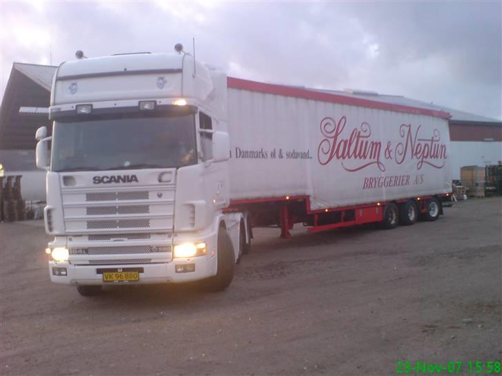 Mine Gl. lastbiler - Snehvide med Saltum trailer der var plads til 44pl. - 6pl. når vi havde truck med. billede 5