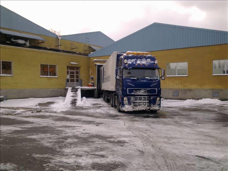 Billeder fra mine ture hos VB Transport - Man sku tro Peter køre sneplov med hans nye Volvo :D billede 116