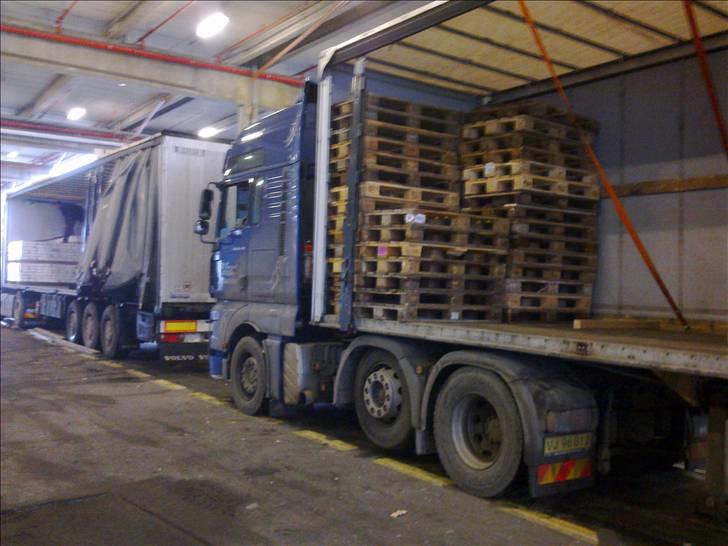 Billeder fra mine ture hos VB Transport - En lidt beskidt lastbil, her er det en måned siden den er blevet vasket. billede 125