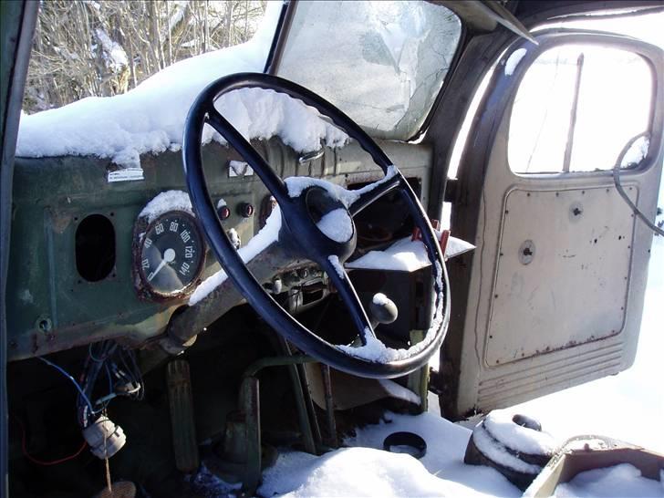 Gamle militær biler billede 7