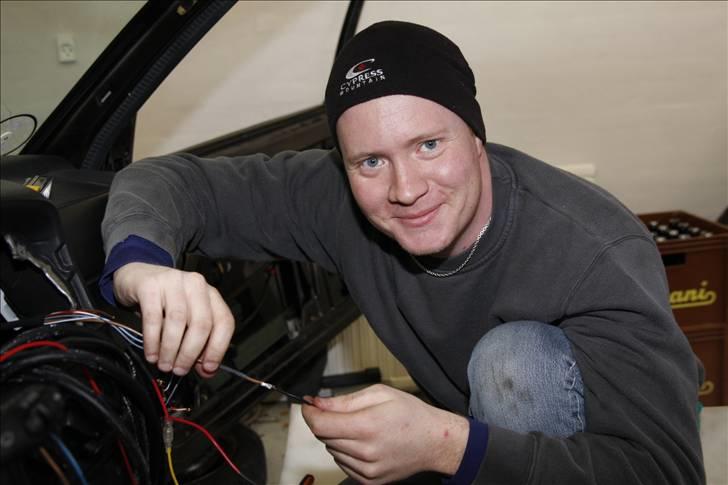 Golf GTI - Lydisolering og kabel føring billede 53