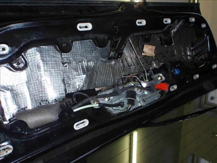 Golf GTI - Lydisolering og kabel føring - Bagklappen fik også. billede 36