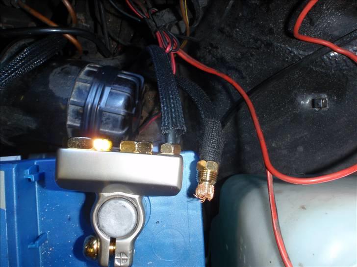 Golf GTI - Lydisolering og kabel føring billede 35