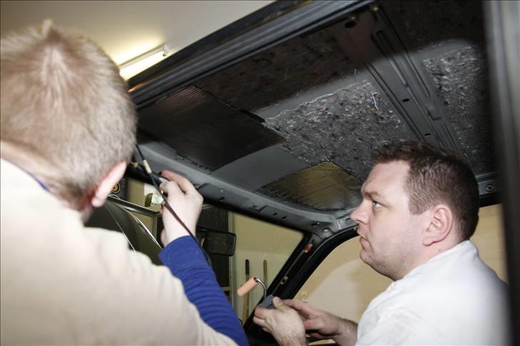 Golf GTI - Lydisolering og kabel føring billede 30