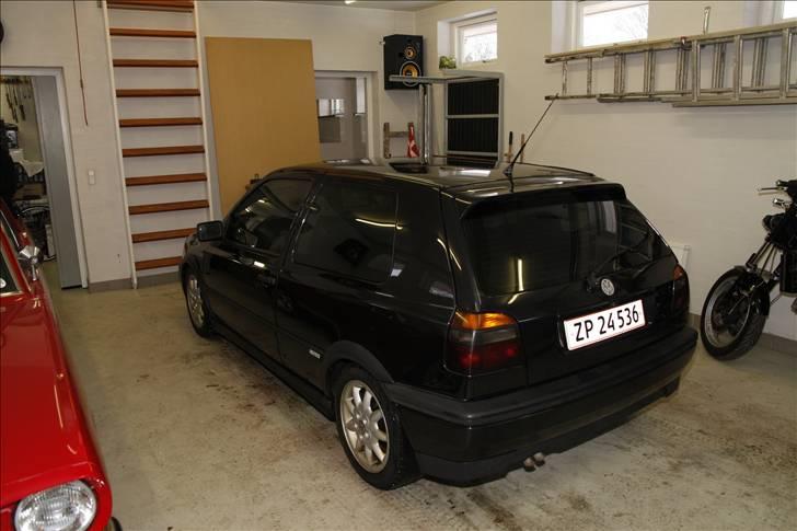 Golf GTI - Lydisolering og kabel føring billede 2