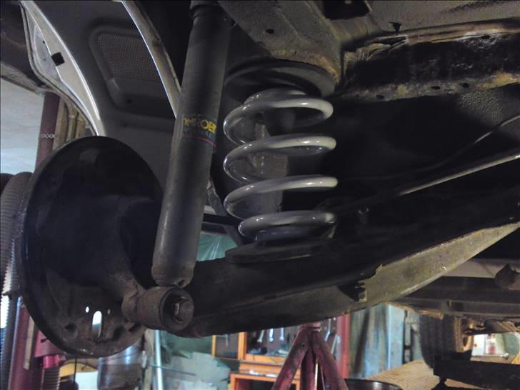 Så begynder E30´eren at tage form ;) - Den nye 50mm lowtec sænkningsfjedre billede 22