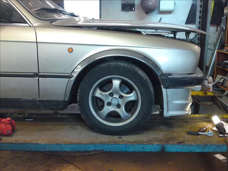 Så begynder E30´eren at tage form ;) - Med de nye 60/50 fjedre. Skal lige synke lidt. Det bliver godt billede 26