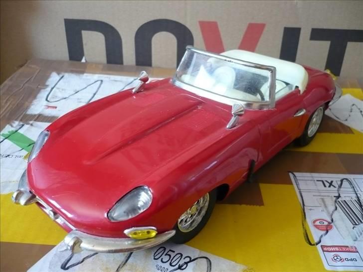Mine modelbiler 1:18 - Jaguar e-type billede 109