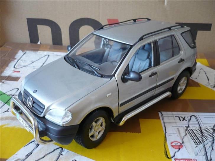 Mine modelbiler 1:18 - Mercedes ml 320 billede 120