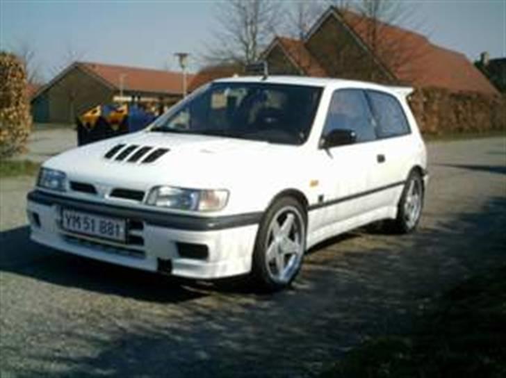 Nissan Sunny GTI-R 4x4 Turbo 271HK - Den helt rigtige farve.. Ligner en hel rallybil billede 1
