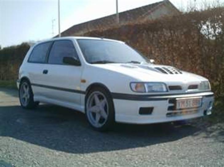 Nissan Sunny GTI-R 4x4 Turbo 271HK - Ja den er sku charmerende sådan en hvid racer.. billede 9