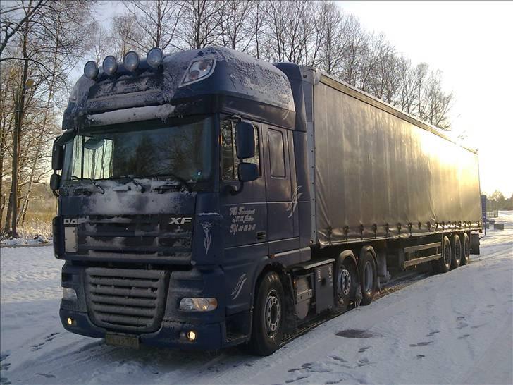 VB Transport Aps - En morgen i Broby efter en nat med kørsel i sne. billede 6