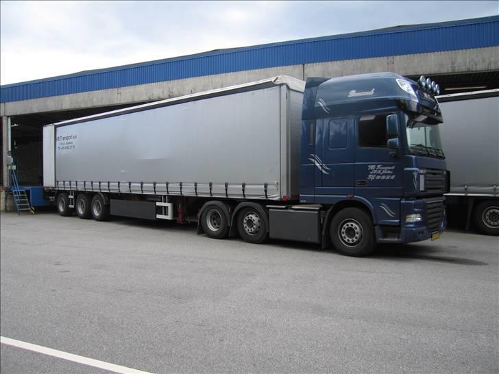 VB Transport Aps - Læsning i Ronneby. Dejligt med en ordentlig trailer!! billede 4