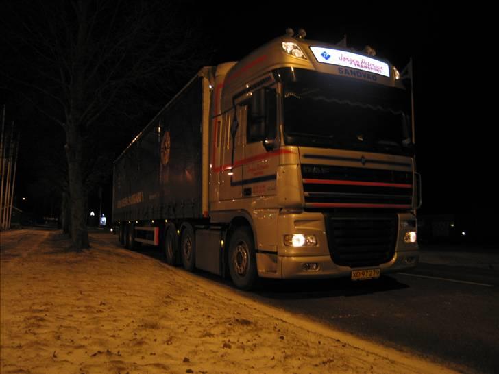 Lidt billeder fra mit job - Så blev det lige til en tur for Overmark Logistic/BHS. Op og læsse af ved Coop i Bro. Holder i Nyköping, da der ikke var nogen rastepladser hvor jeg måtte holde hvil ved motorvejen, så det blev i et mindre industrikvarter. billede 46