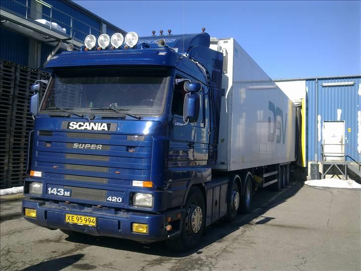 Min vogn ved H C Svendsen.  - Så jeg lige i Orehoved og tømme billede 75