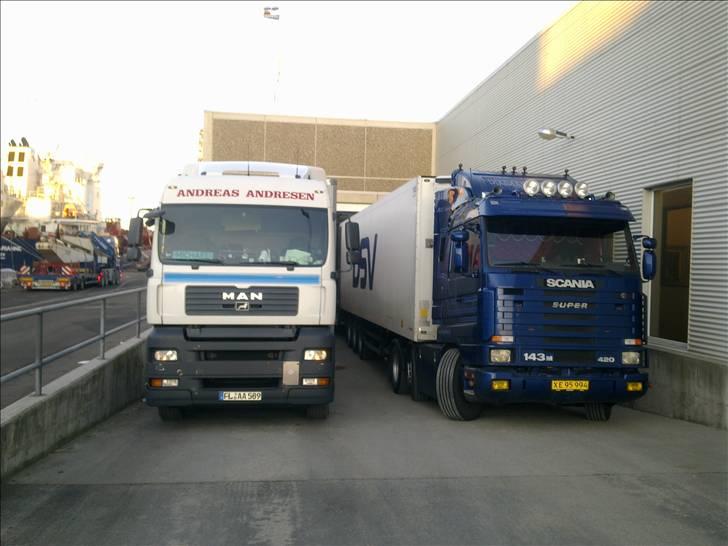 Min vogn ved H C Svendsen.  - Så jeg lige i Fredericia og tømme billede 76