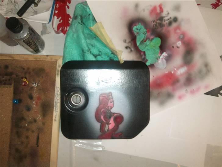 Mit første airbrush - Diesel dæksel til miks 4x4 ikke helt færdig endnu billede 9