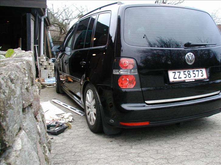 Facelift dørlister på gl. touran - Set fra siden billede 2