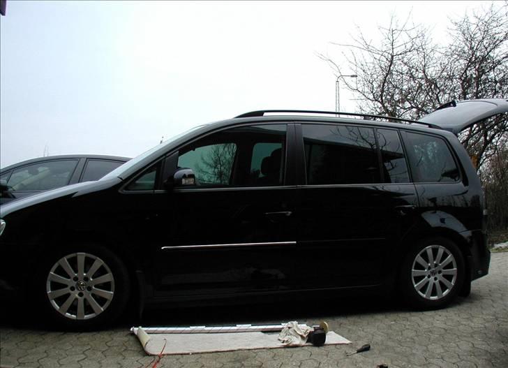 Facelift dørlister på gl. touran - Prøvemont af liste billede 4