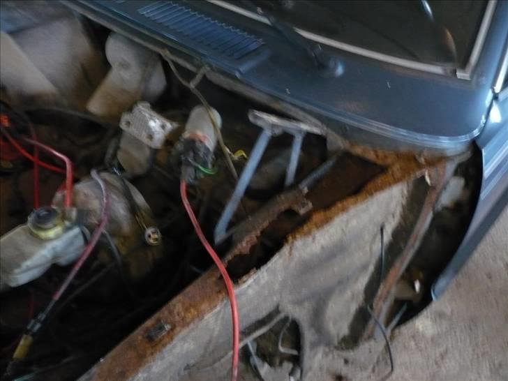 Ford Taunus projekt - Den anden side med hul i billede 6