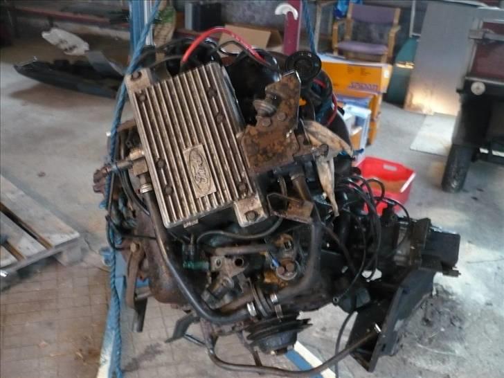 Ford Taunus projekt - Ny kværn som her dog ses k-tronic sprøjt fra granada 2.8i.... så mangler i sådan et så skriv billede 8