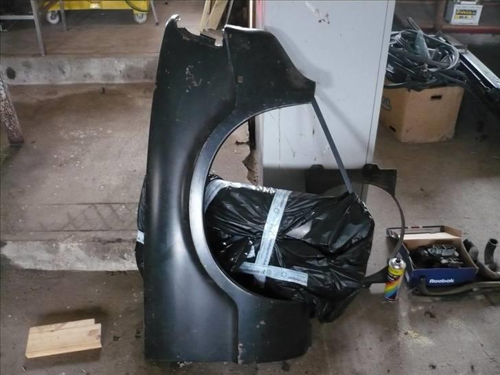 Ford Taunus projekt - 1 stk sprit ny højre forskærm og 1 stk sprit ny venstre bagdør billede 21