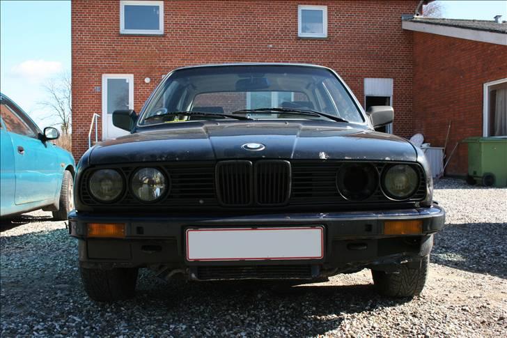 Hjemmelavet sort DE-lygte BMW E30 + E34 *opd 100410* - Jeg overvejer lidt en tragt i førersiden til luftindtag istedet :-) billede 45
