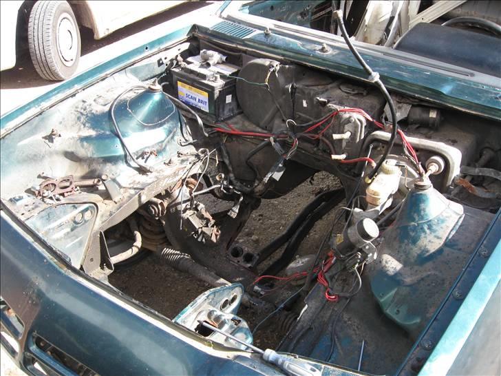 Opel Manta B Gsi :) - Så kom den ud, så er det bare videre med og afmontere resten.. :) billede 20