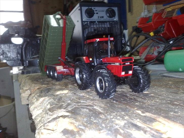 Model traktorer 1/32 - 1455 med container vogn billede 1