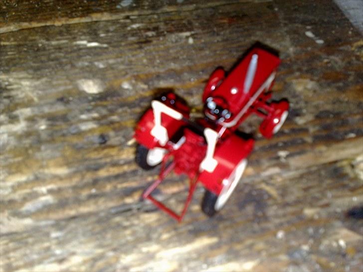 Model traktorer 1/32 - Japansk efterligning af ih billede 22