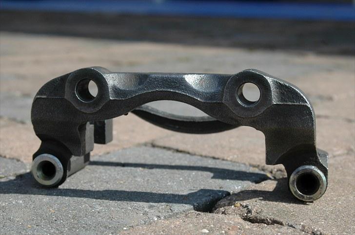 Fjern rust og maling nemt og effektivt via Elektrolyse - Denne har lagt i "badet" natten over og derefter ca. 30 sek. - 1 min med stålbørsten. billede 1