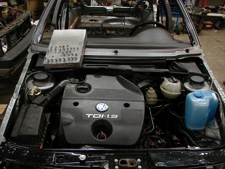 Golf 2 syncro projekt  - D.26-4-10 samling og montering af motor samt tilpassning af golf 4 motorskjold billede 89