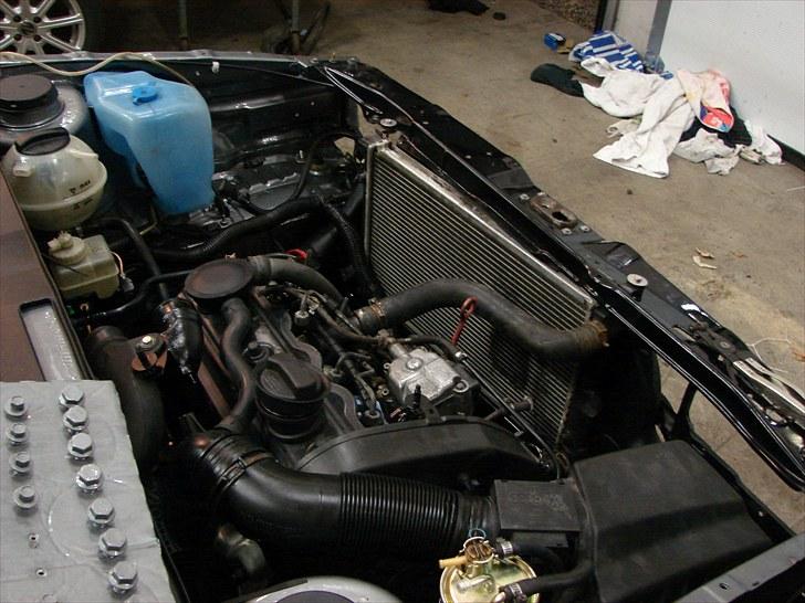 Golf 2 syncro projekt  - D.26-4-10 samling og montering af motor samt tilpassning af golf 4 motorskjold billede 90