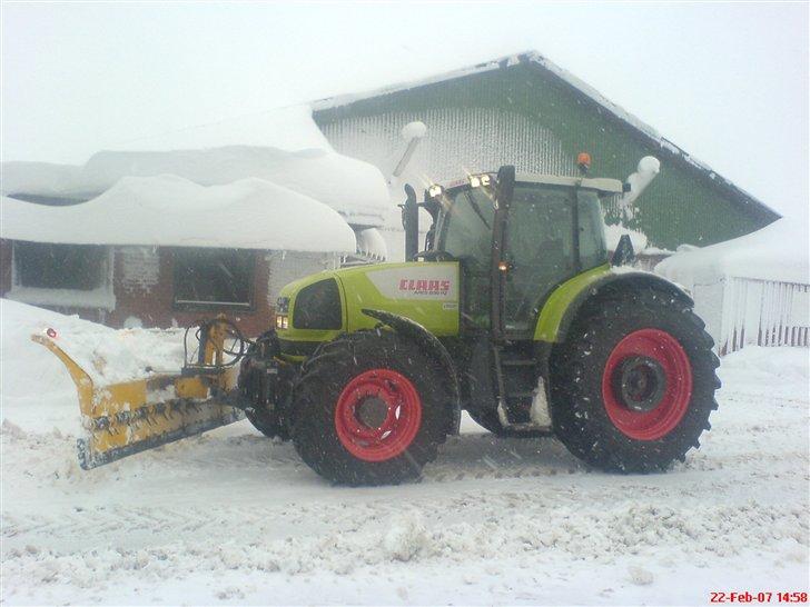 Claas og andet godt fra mit arb. - Hjemme foran kontoret billede 13