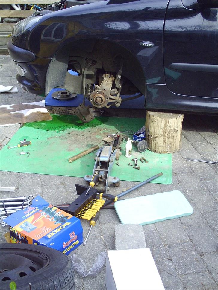 Ny Undervogn 206 - Husk nu og hold den trækaksel på plads.... dooh billede 16