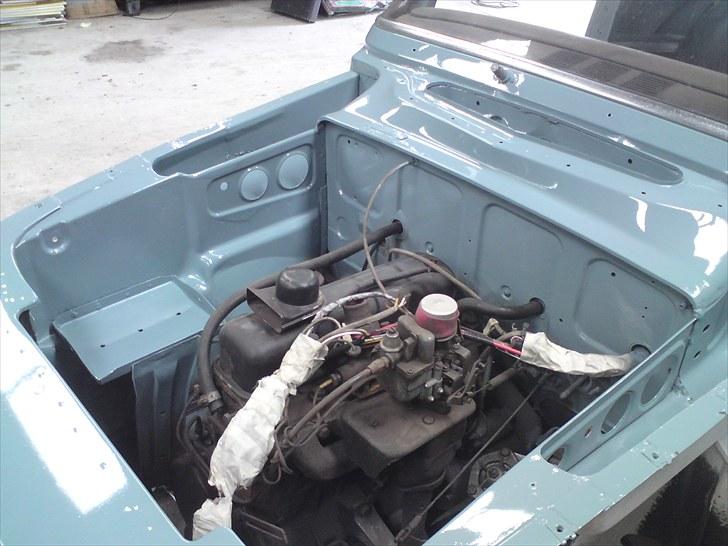 Renovering af Opel Rekord p2 1700 - 1961 - Motorrum også lakkeret. billede 60