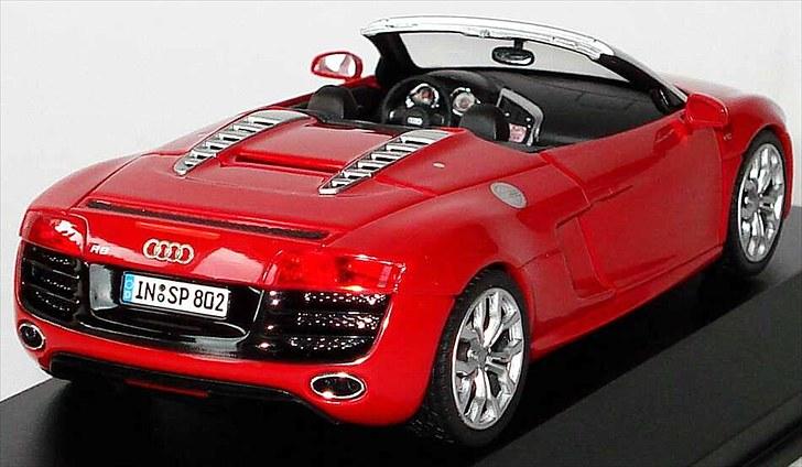 MODEL BILER i størrelse 1:43-1:24 og 1:18  billede 175